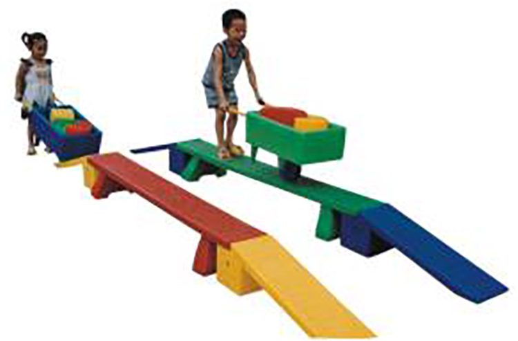 幼儿园感统训练新宠 多功能塑料高架桥与运货桥、独木桥组合应用